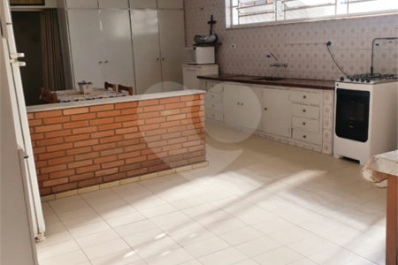 Casa à venda com 4 quartos, sendo 1 suíte, no Centro, Vinhedo, SP