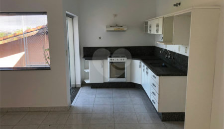 Casa à venda com 4 quartos, sendo 1 suíte,  em Vila Maria, Itapetininga, SP