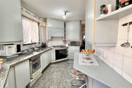 Apartamento à venda com 4 quartos, sendo 1 suíte, em Vila Mariana, São Paulo, SP