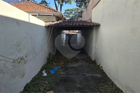 Casa antiga a venda