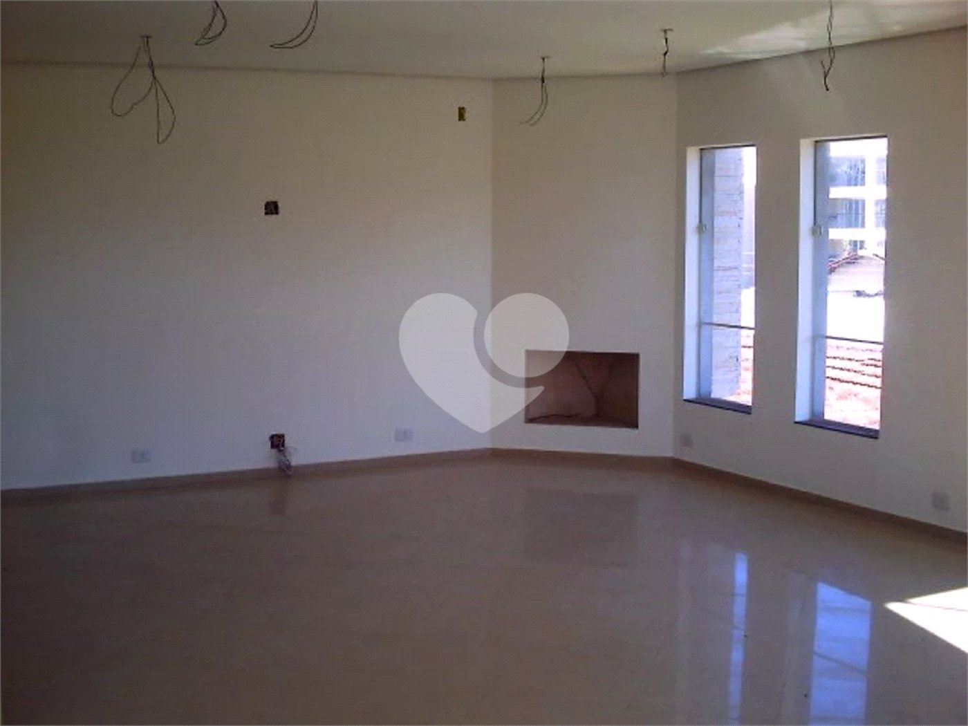 Sobrado à venda com 3 quartos, sendo 1 suíte, em Tremembé, São Paulo, SP