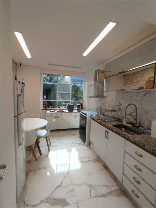 Apartamento à venda com 2 quartos, sendo 1 suíte,  em Higienópolis, São Paulo, SP