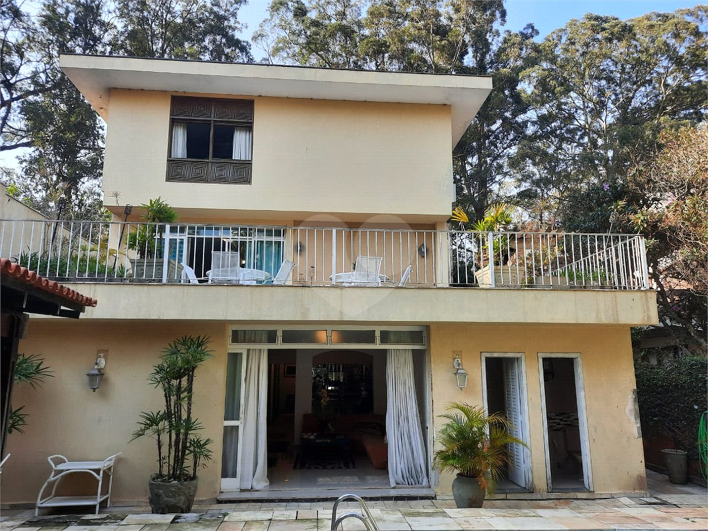 Sobrado à venda com 5 quartos, sendo 3 suítes, em Jardim Marajoara, São Paulo, SP