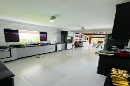 Casa à venda com 4 suítes no condomínio Vale do Lago, Sorocaba - SP