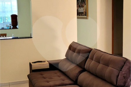 Casa à venda com 3 quartos, sendo 1 suíte,  no Centro, Guararema, SP