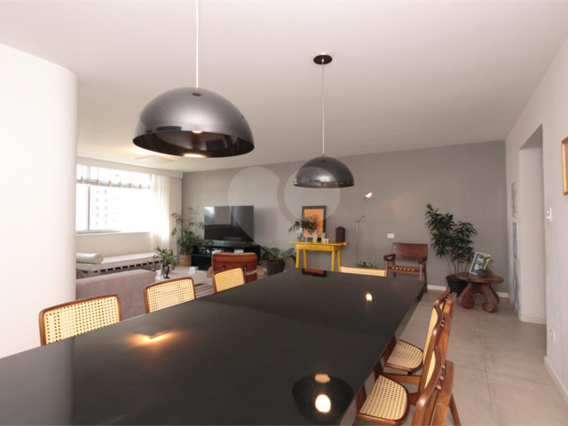 Apartamento à venda com 4 quartos, sendo 1 suíte,  em Alto da Boa Vista, São Paulo, SP
