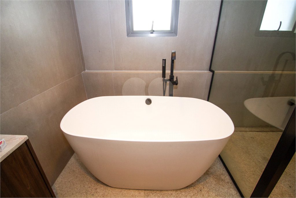 Apartamento à venda com 3 quartos, sendo 1 suíte, em Vila Mariana, São Paulo, SP