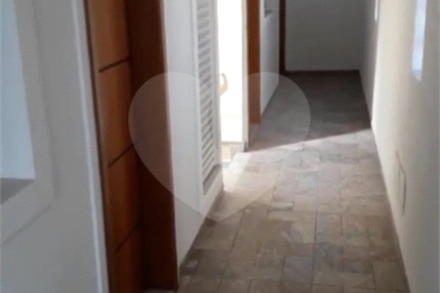 Casa à venda com 1 quarto no condomínio Camila I, São Paulo - SP