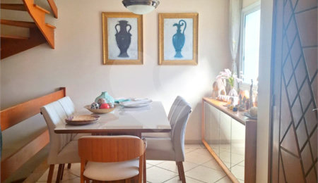 Casa à venda com 3 quartos, sendo 1 suíte, no condomínio Morada do Horto, São Paulo - SP