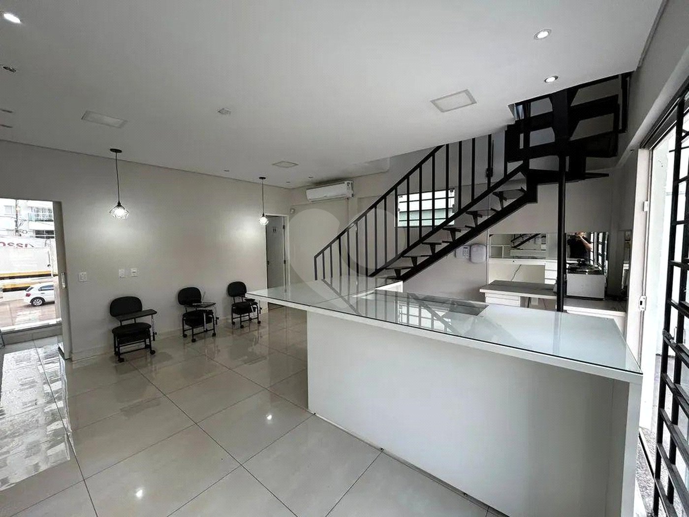 Prédio comercial á venda, com 88m2, em São Carlos-SP.