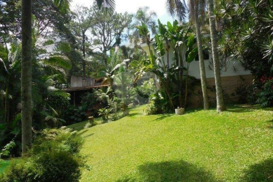 Casa à venda com 6 quartos, sendo 1 suíte, em Tremembé, São Paulo, SP