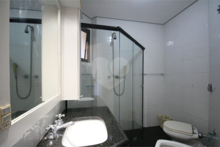 Apartamento à venda com 3 suítes em Vila Suzana, São Paulo, SP