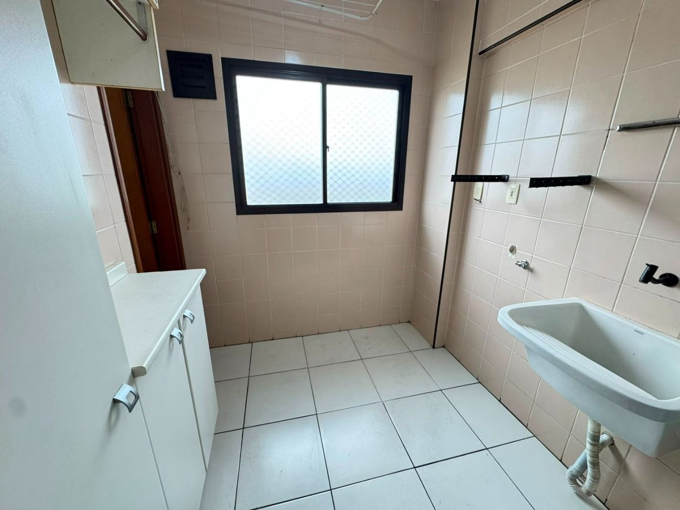 Apartamento com 3 dormitórios à venda, 103 m² por R$ 765.000,00 - Embaré - Santos/SP