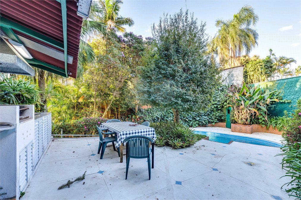 Casa Térrea à venda com 3 suítes em Jardim dos Estados, São Paulo, SP