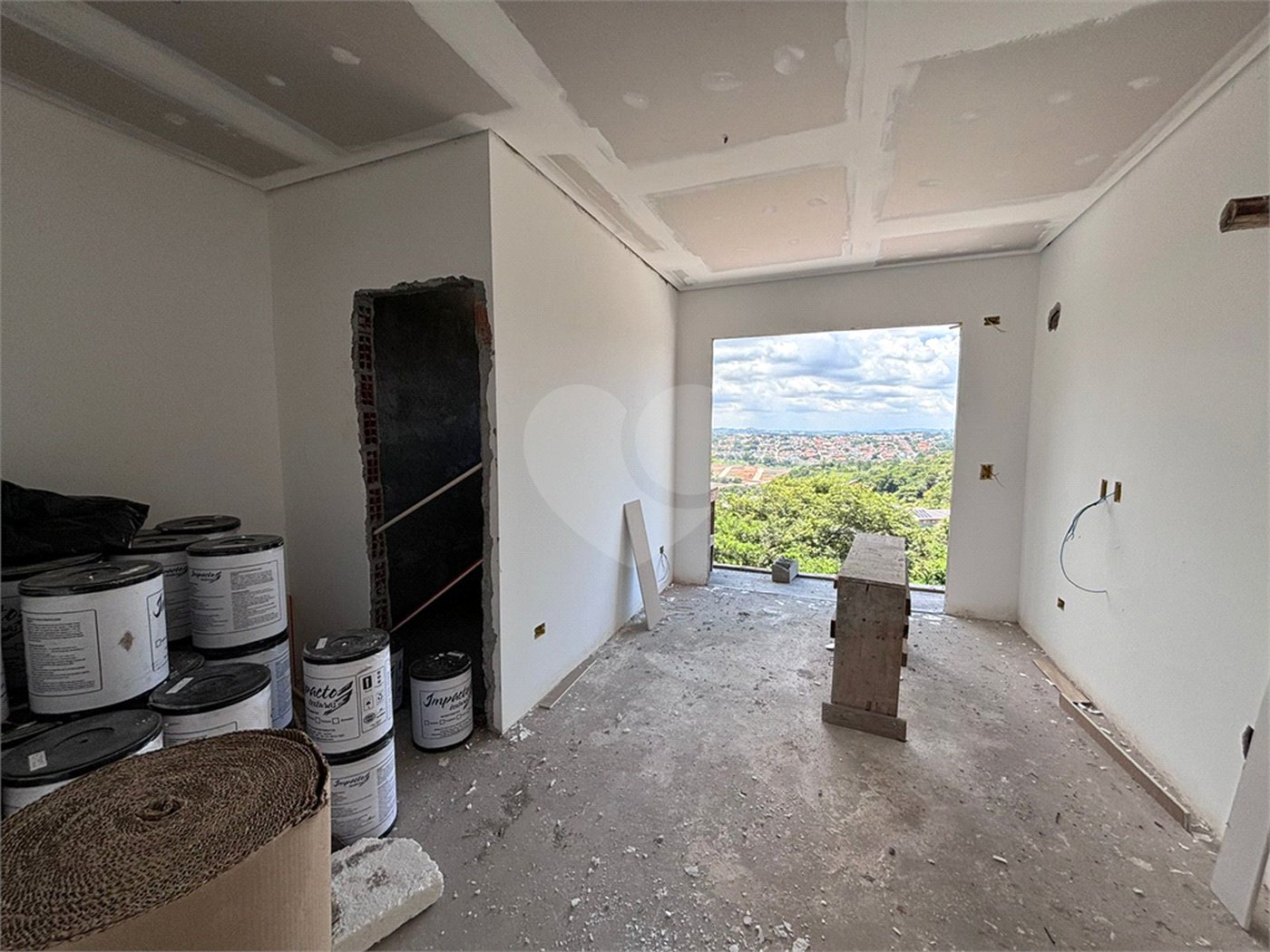 Casa à venda com 4 suítes no condomínio Itapora, Atibaia - SP