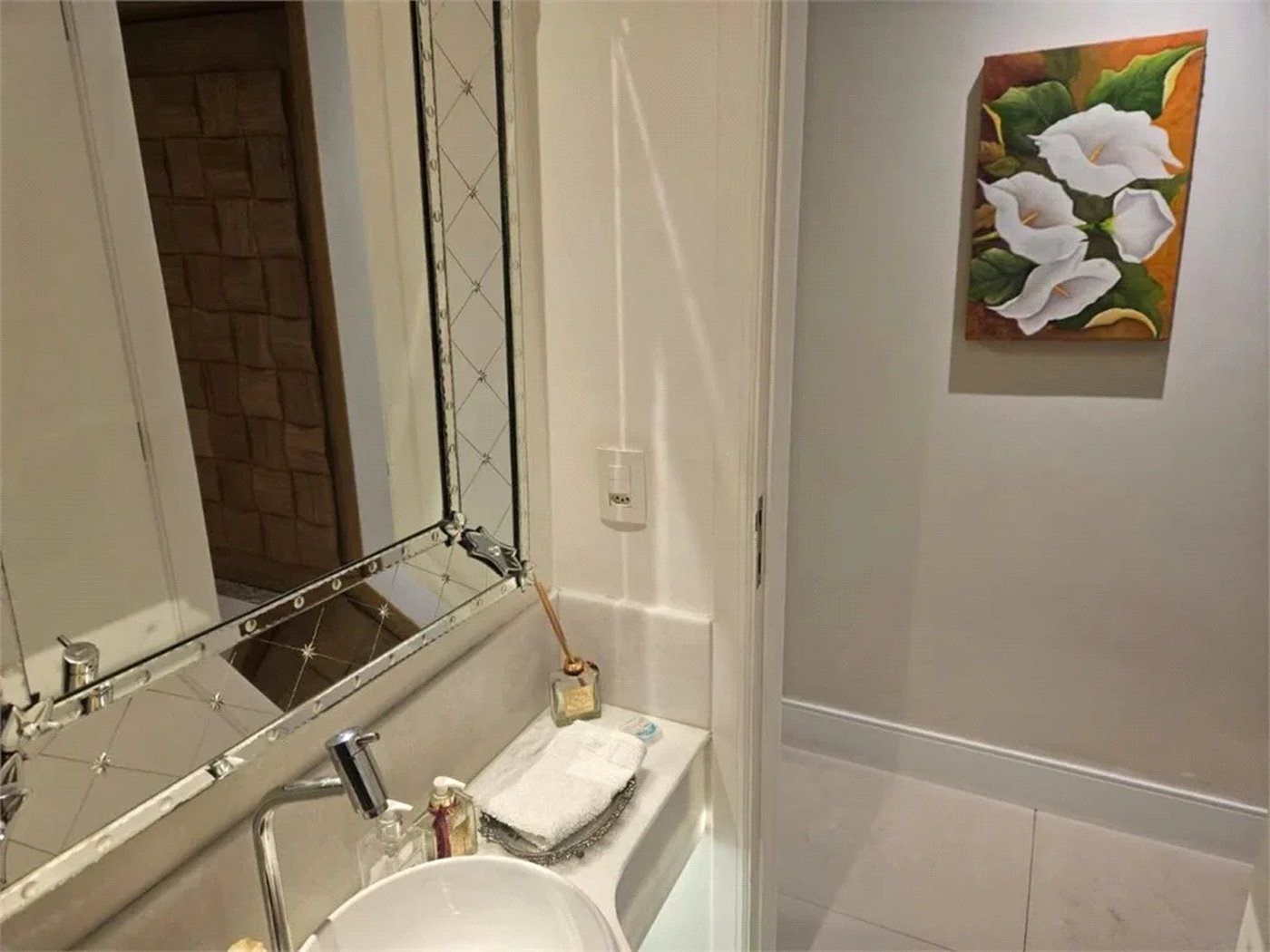 Sobrado à venda com 4 quartos, sendo 2 suítes, em Brooklin Paulista, São Paulo, SP