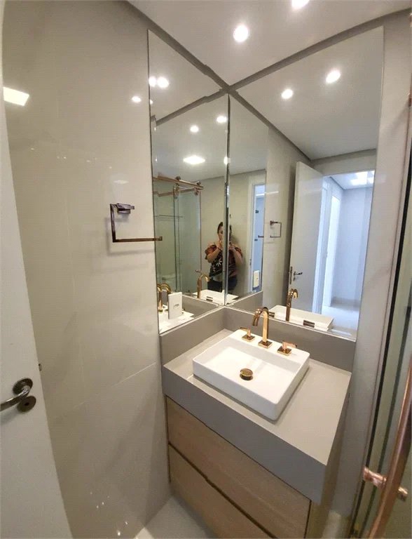 Apartamento à venda com 3 quartos, sendo 1 suíte,  em Jardim Vazani, São Paulo, SP