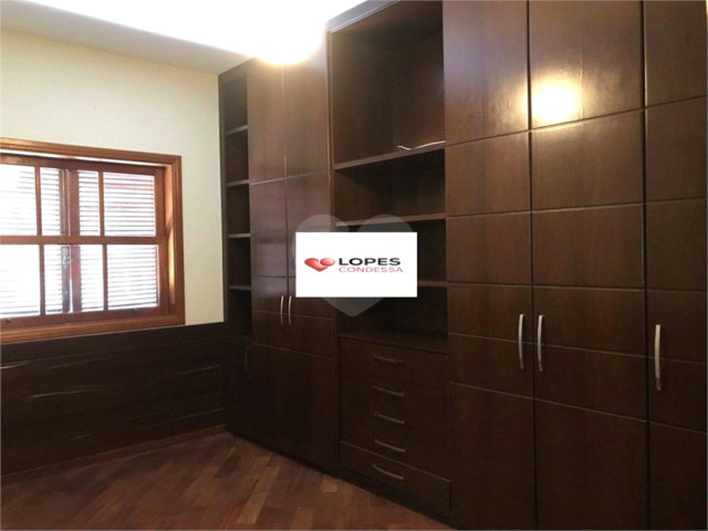 Casa à venda com 7 quartos, sendo 3 suítes,  no condomínio Sausalito, Mairiporã - SP