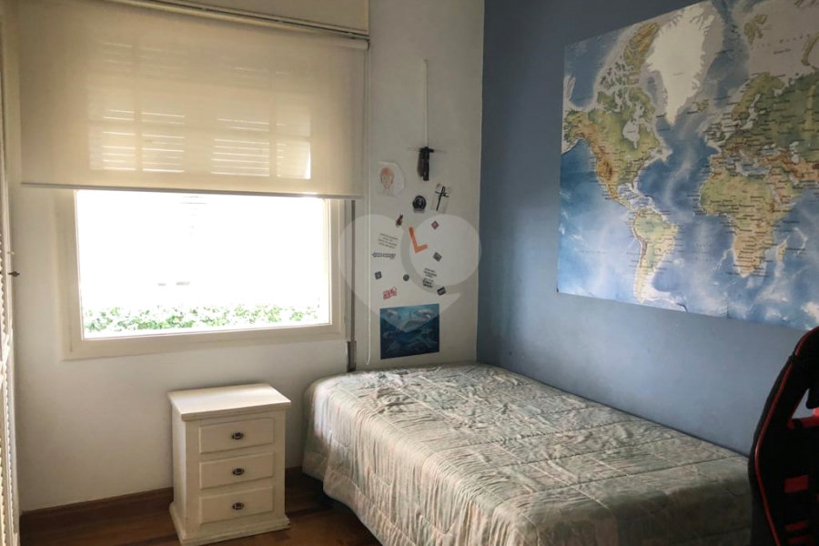 Casa Térrea à venda com 5 quartos, sendo 1 suíte, em Pacaembú, São Paulo, SP