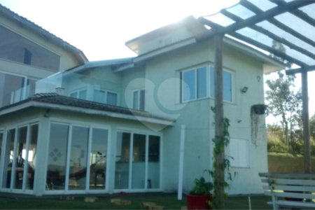 Casa à venda com 4 quartos, sendo 2 suítes, em Pinhal, Jarinu, SP