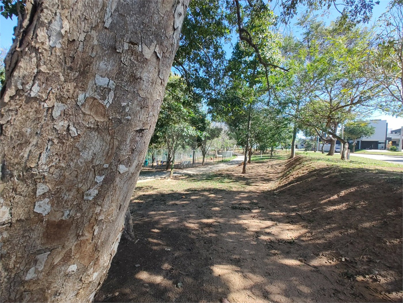 Casa à venda com 3 suítes no condomínio Terras de São Francisco, Sorocaba - SP