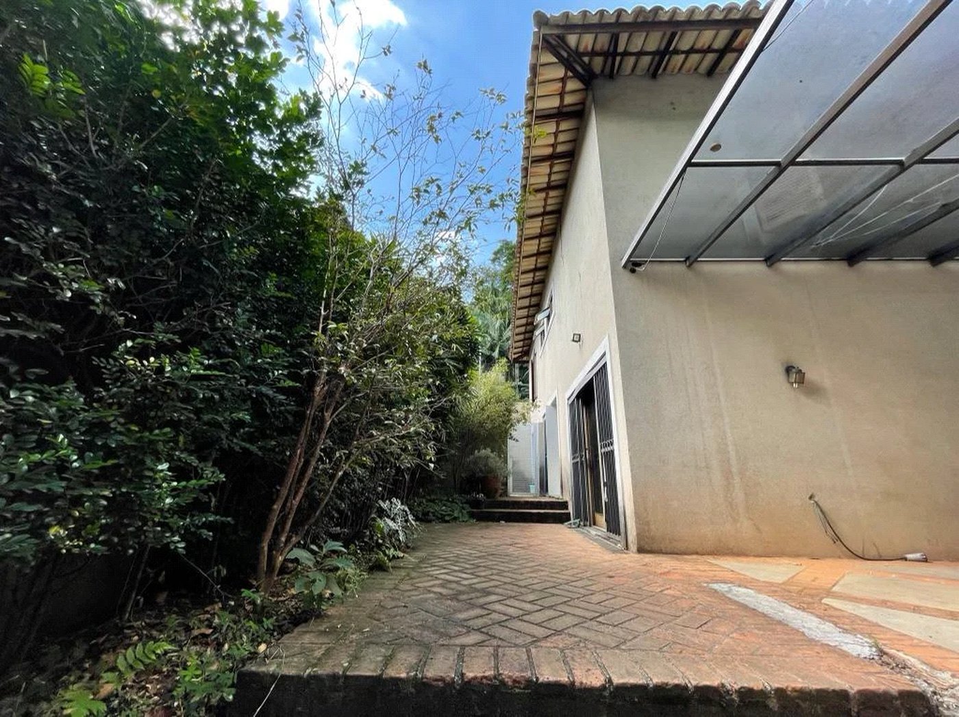 Casa à venda com 4 quartos, sendo 1 suíte,  em Vila Morumbi, São Paulo, SP