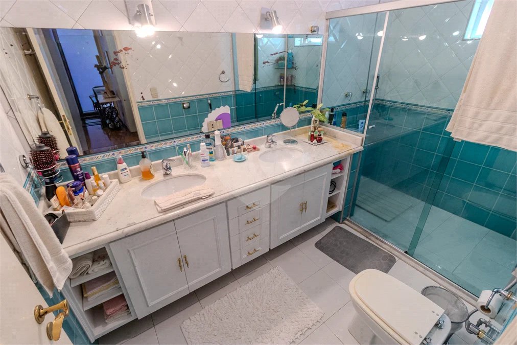 Casa à venda com 3 quartos, sendo 1 suíte, em Alto da Boa Vista, São Paulo, SP