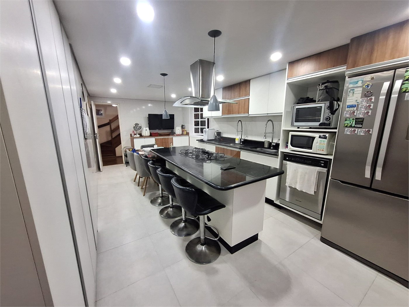 Casa à venda com 5 quartos, sendo 3 suítes,  no condomínio Vila Panamericana, São Paulo - SP