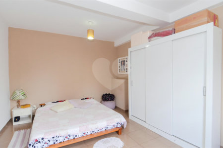 Casa à venda com 4 quartos, sendo 1 suíte, em Jardim Nova Taboão, Guarulhos, SP