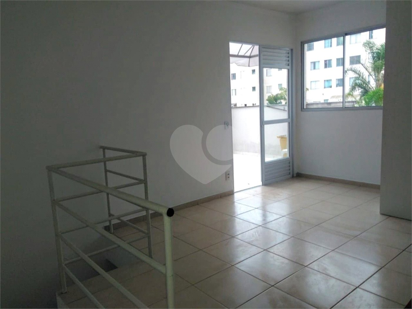Apartamento à venda com 2 quartos, sendo 1 suíte,  em Vila Santana, Mogi das Cruzes, SP