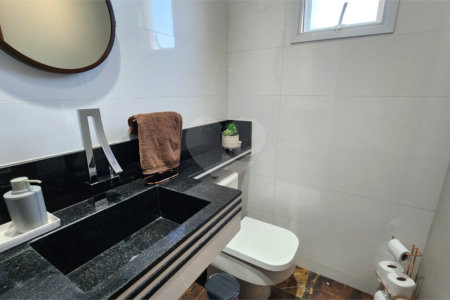 Casa à venda com 5 quartos, sendo 2 suítes, no condomínio Residencial Jardim Primavera, Louveira - SP