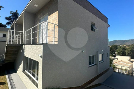 Sobrado à venda com 3 quartos, sendo 1 suíte, em Jardim do Lago, Atibaia, SP