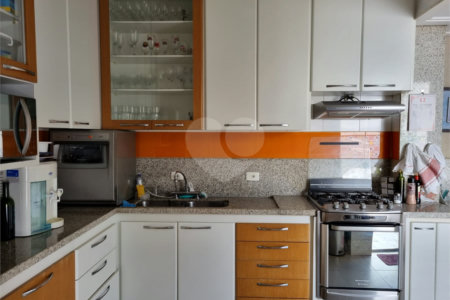 Sobrado à venda com 3 quartos, sendo 1 suíte, em Planalto Paulista, São Paulo, SP