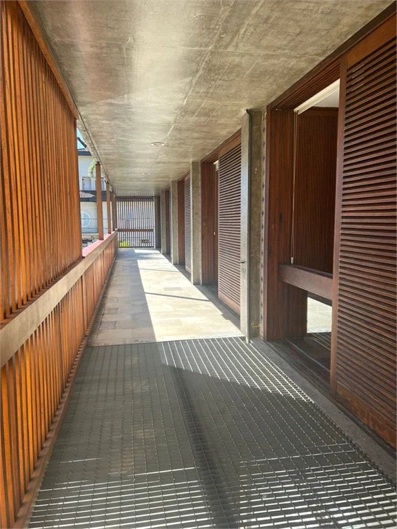Sobrado para alugar com 5 quartos, sendo 4 suítes, em Jardim Everest, São Paulo, SP