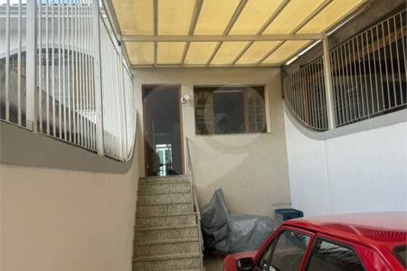 Sobrado à venda com 3 quartos, sendo 1 suíte, em Vila Nivi, São Paulo, SP