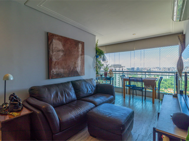 Apartamento à venda com 2 quartos, sendo 1 suíte,  em Alto da Boa Vista, São Paulo, SP