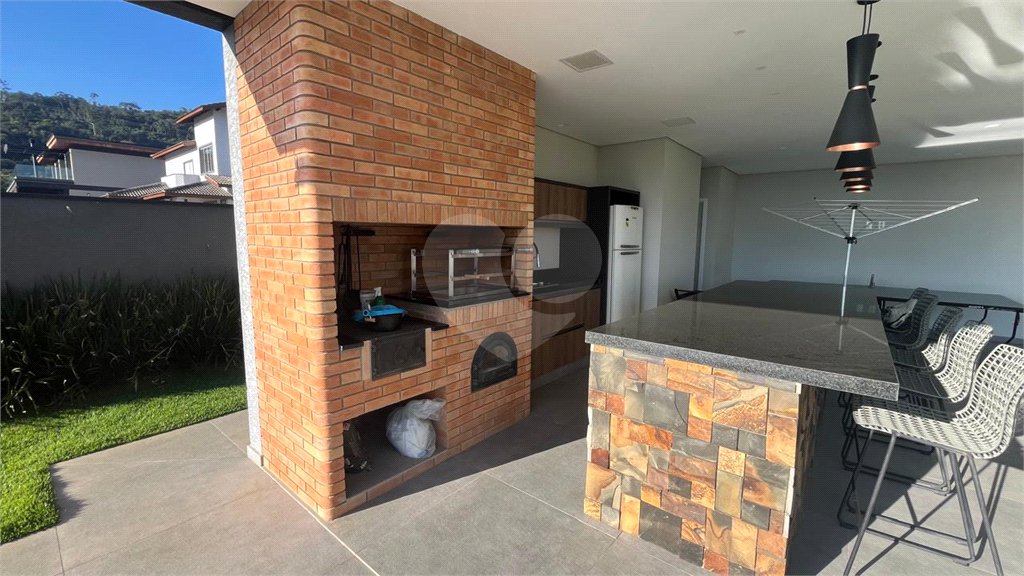 Casa à venda com 4 suítes no condomínio Porto Atibaia, Atibaia - SP