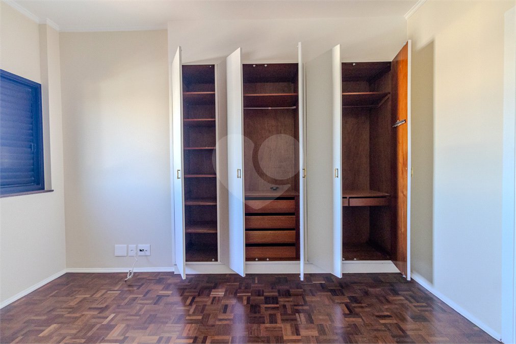 Apartamento para alugar com 3 quartos, sendo 1 suíte, em Vila Hamburguesa, São Paulo, SP
