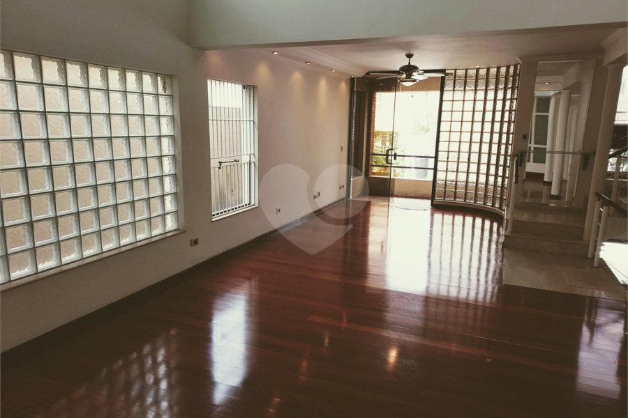 Casa à venda com 3 suítes no condomínio Chácara Francesa, São Paulo - SP
