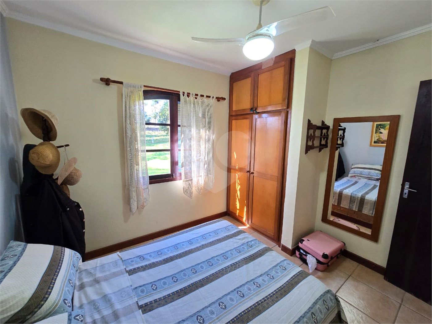 Chácara à venda com 4 quartos, sendo 1 suíte, em Cercadinho, Alambari, SP