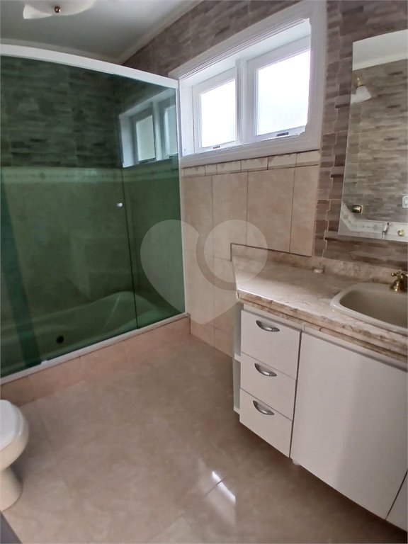 Casa à venda com 4 quartos, sendo 2 suítes, no condomínio Flamboyant, Atibaia - SP