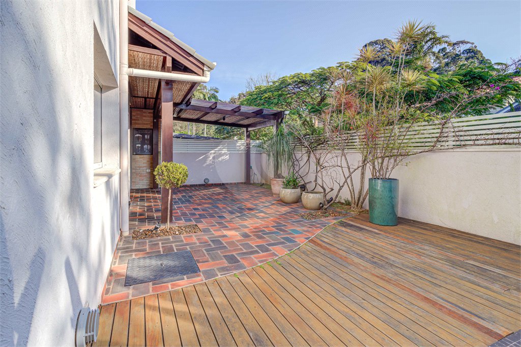 Casa à venda com 4 suítes no condomínio Ville de Marseille, São Paulo - SP