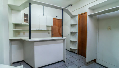 Apartamento à venda com 3 quartos, sendo 1 suíte,  em Higienópolis, São Paulo, SP