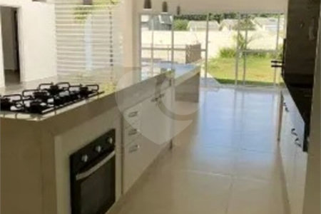 Casa à venda com 3 quartos no condomínio Villa D' Oro, Vinhedo - SP
