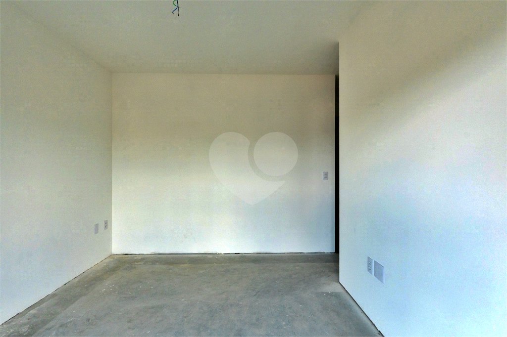Apartamento à venda com 4 quartos, sendo 2 suítes,  em Jardim das Acácias, São Paulo, SP