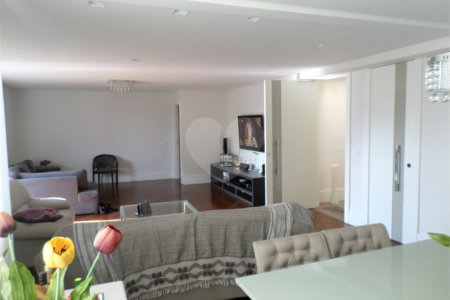 Apartamento à venda com 4 quartos, sendo 2 suítes, em Jardim Londrina, São Paulo, SP