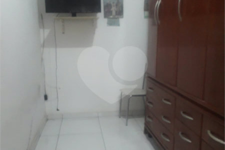 Casa Térrea à venda com 3 quartos em Jardim Nadir, São Paulo, SP