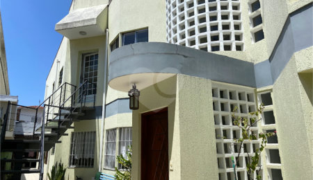 Sobrado à venda com 7 quartos, sendo 2 suítes, em Brooklin Paulista, São Paulo, SP