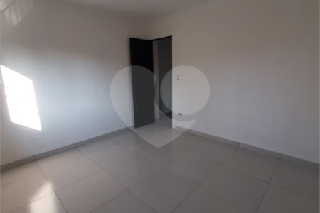 Sobrado á Venda no Ipiranga, 3 dormitórios, 2 vagas na garagem, reformado