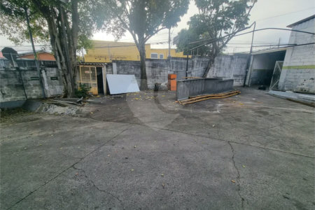 Galpão Comercial para Locação no Jardim do Trevo em Campinas com 276 m² de Área Construída e Amplo Terreno